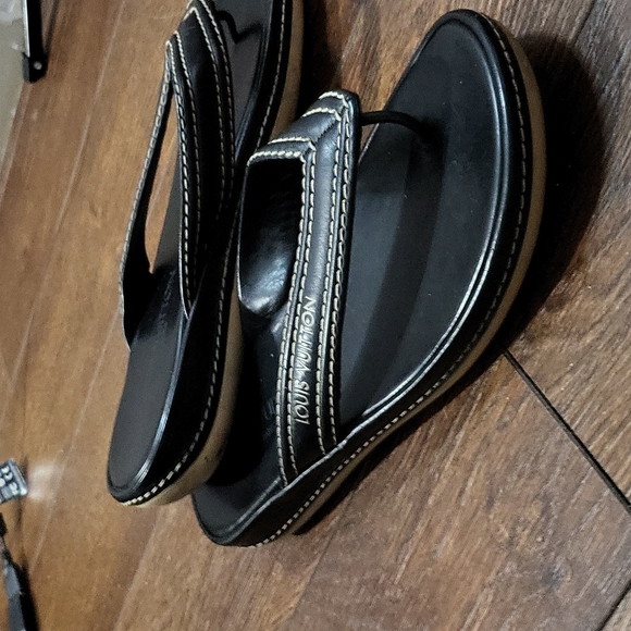 Louis Vuitton Flip Flops - Picture 3 of 5